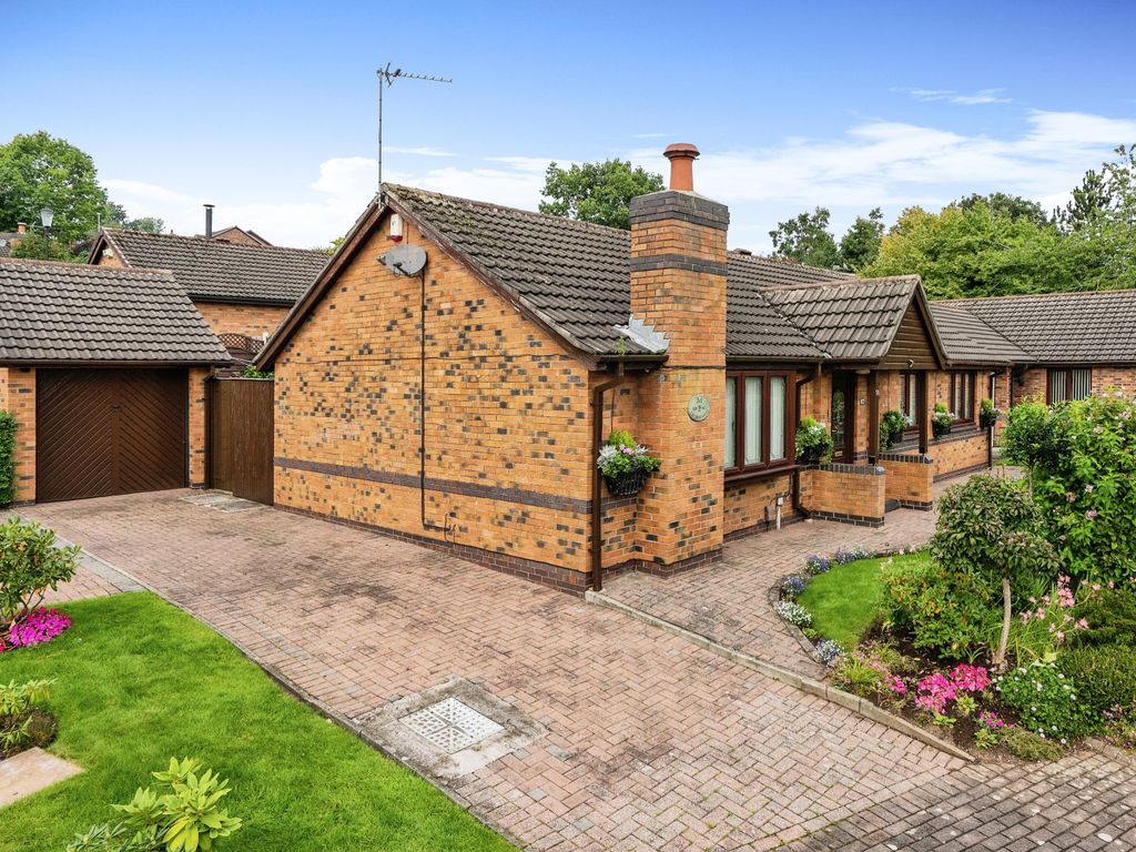 3 bed bungalow for sale in Delphfield, Norton, Runcorn, Cheshire WA7, £250,000
