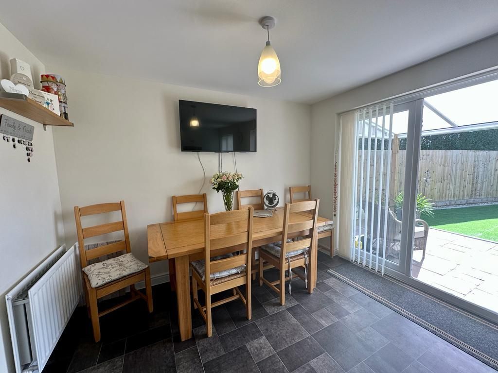 3 bed property for sale in Barrington Way, Wellington TA21, £335,000