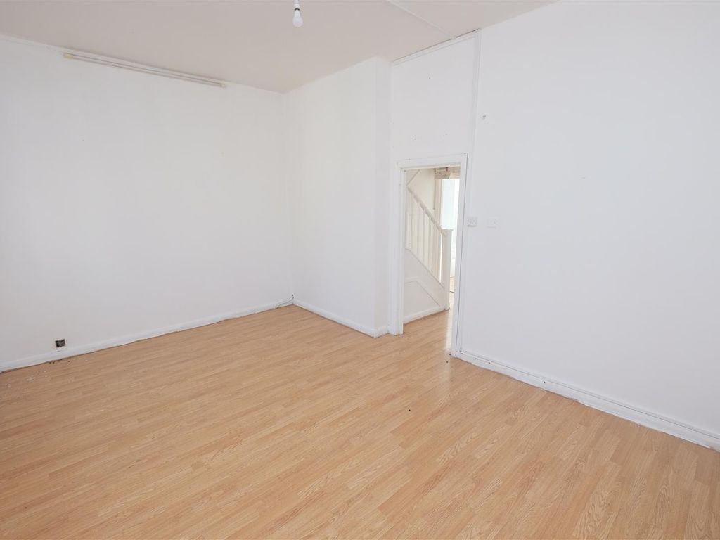 3 bed flat for sale in The Sovereign Centre, High Street, Weston-Super-Mare BS23, £200,000