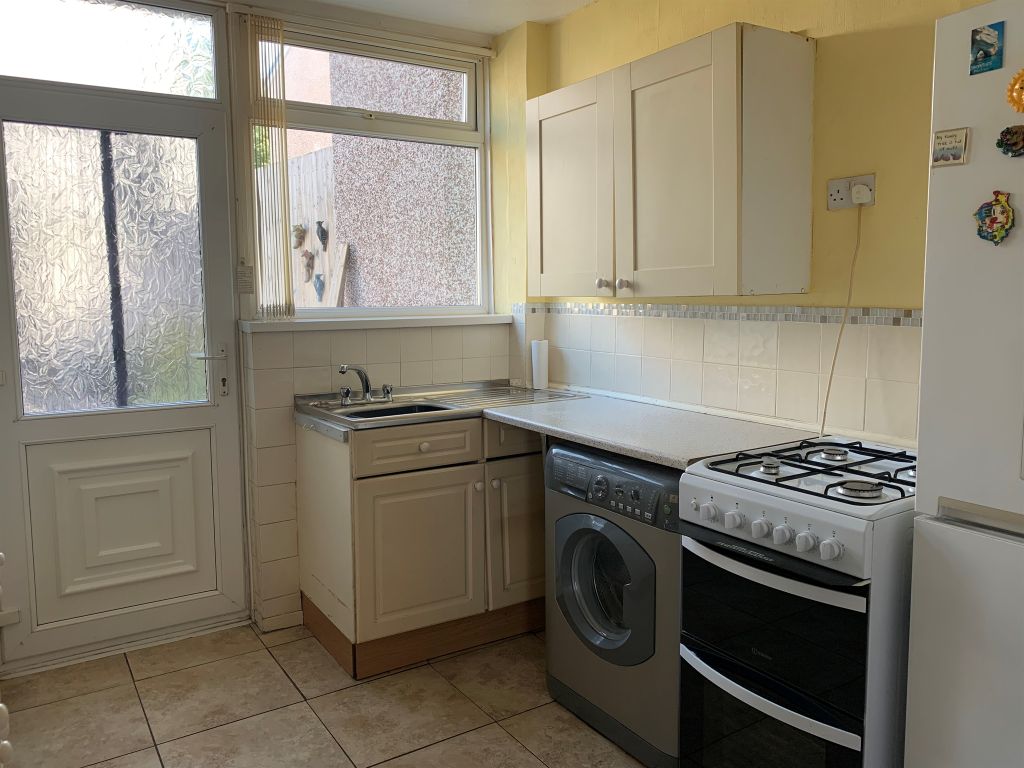 3 bed terraced house for sale in Wedgewood Court, Caerphilly CF83, £135,000