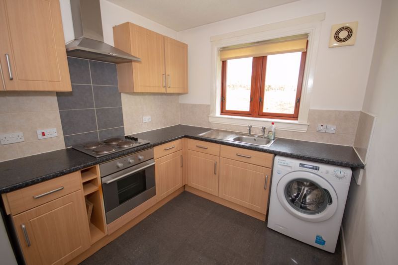 2 bed flat for sale in Burnside Terrace, Oakley, Dunfermline KY12, £69,950