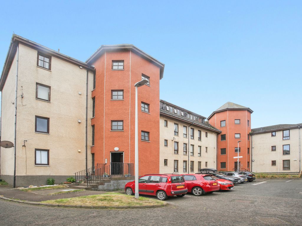 3 bed maisonette for sale in 48 Fowlers Court, Prestonpans EH32, £160,000