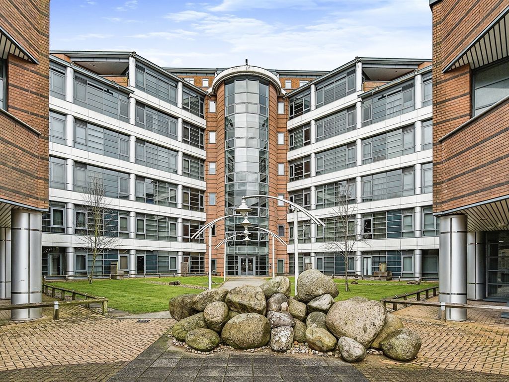 1 bed flat for sale in Waterfront West, Brierley Hill DY5, £95,000