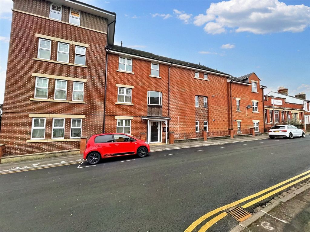2 bed flat for sale in Redcross Place, Swindon, Wiltshire SN1, £70,000
