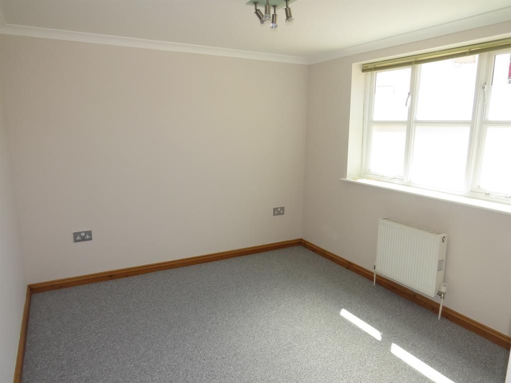 2 bed flat for sale in Withyham Road, Groombridge, Tunbridge Wells TN3, £199,950