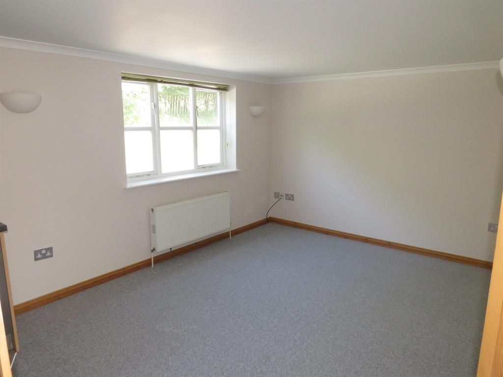 2 bed flat for sale in Withyham Road, Groombridge, Tunbridge Wells TN3, £199,950