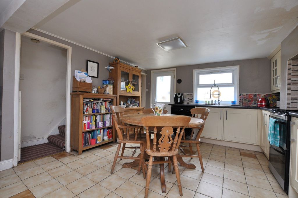 4 bed terraced house for sale in Gray Street, Whitby YO21, £199,950