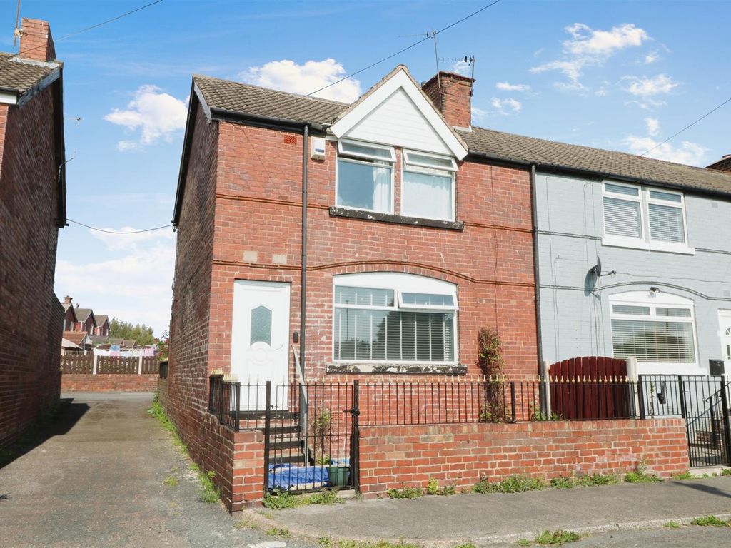 3 bed end terrace house for sale in Victoria Street, Maltby, Rotherham S66, £100,000