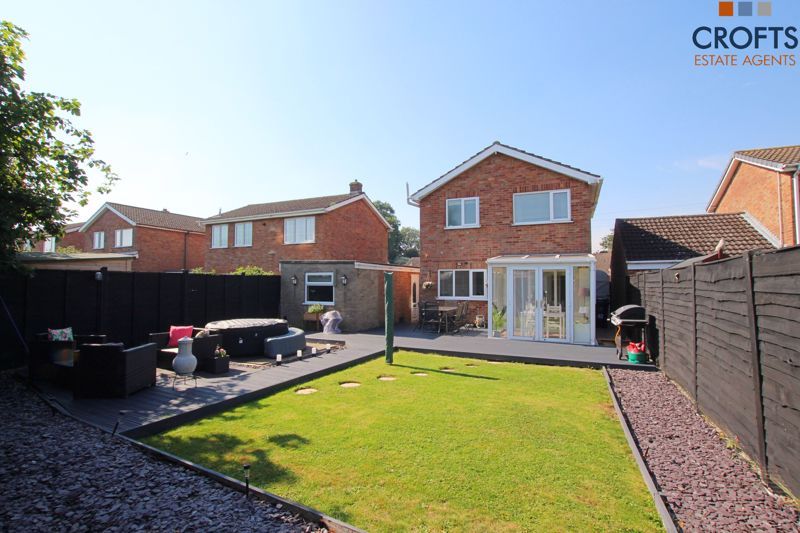 3 bed detached house for sale in Clyfton Crescent, Immingham DN40, £184,950
