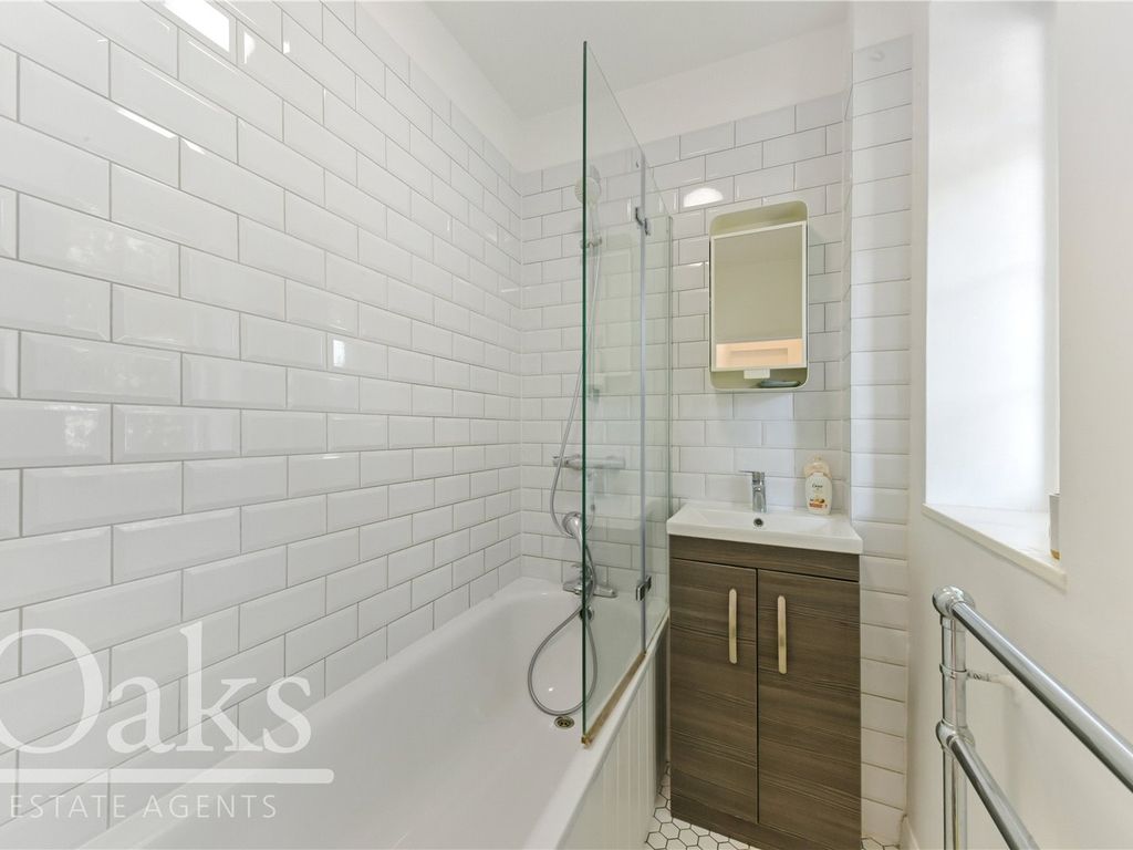 1 bed flat for sale in Streatham Hill, London SW2, £325,000
