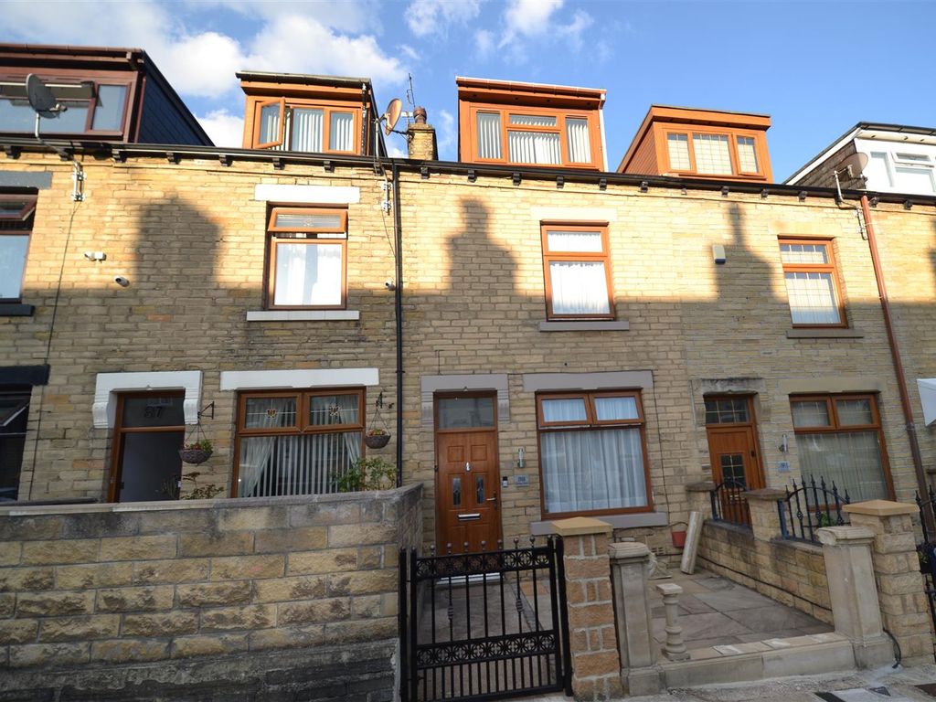 4 bed terraced house for sale in Harlow Road, Lidget Green, Bradford BD7, £150,000