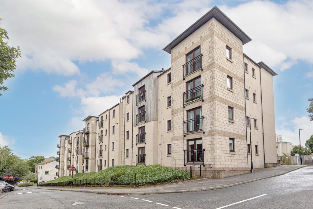 2 bed flat for sale in St Ninians Way, Linlithgow EH49, £215,000