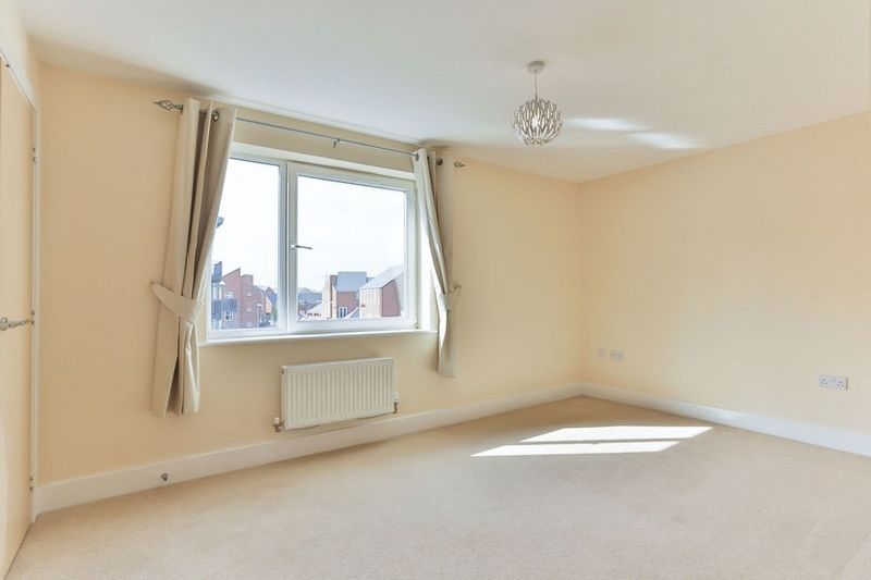 2 bed flat for sale in Suffolk Drive, Gloucester GL1, £147,500