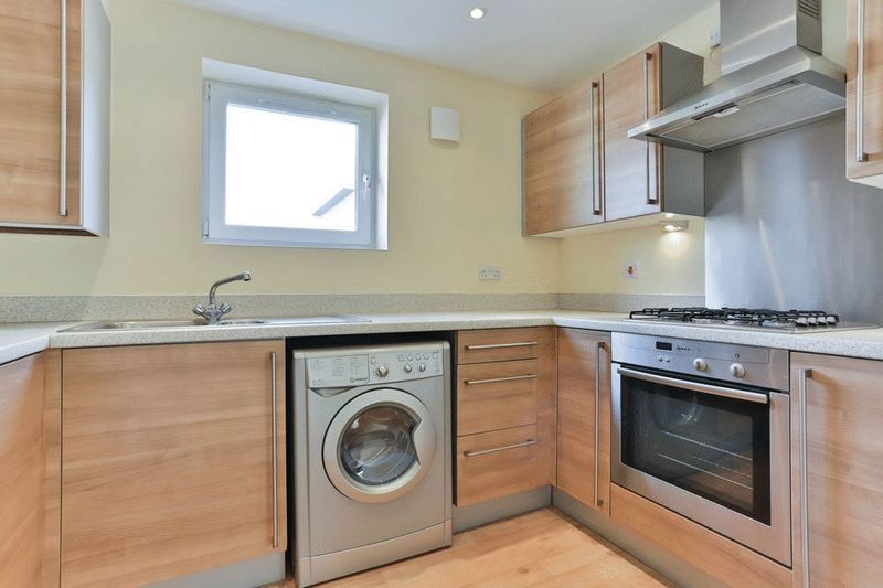 2 bed flat for sale in Suffolk Drive, Gloucester GL1, £147,500