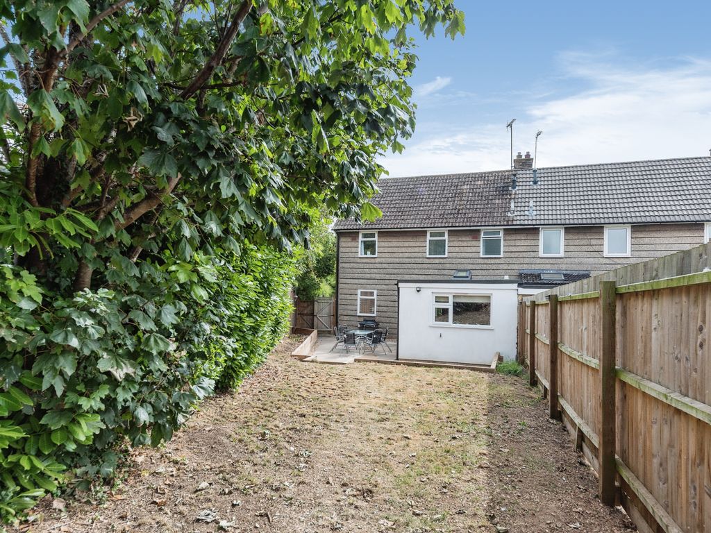 3 bed semi-detached house for sale in Bayleys Close, Oakham LE15, £250,000