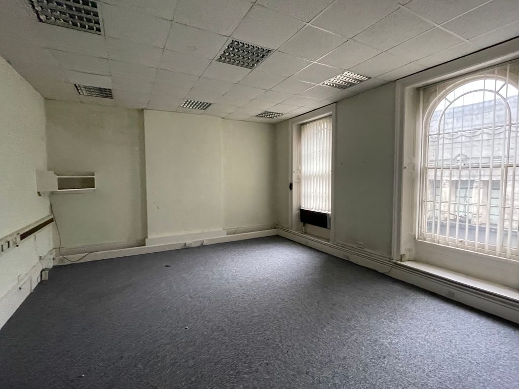 Office for sale in Former Lloyds Bank, Hanbury Road NP4, £199,950