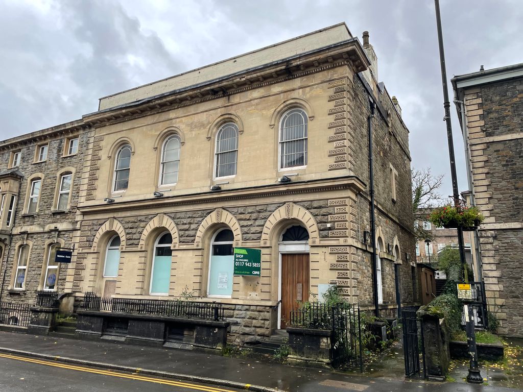 Office for sale in Former Lloyds Bank, Hanbury Road NP4, £199,950