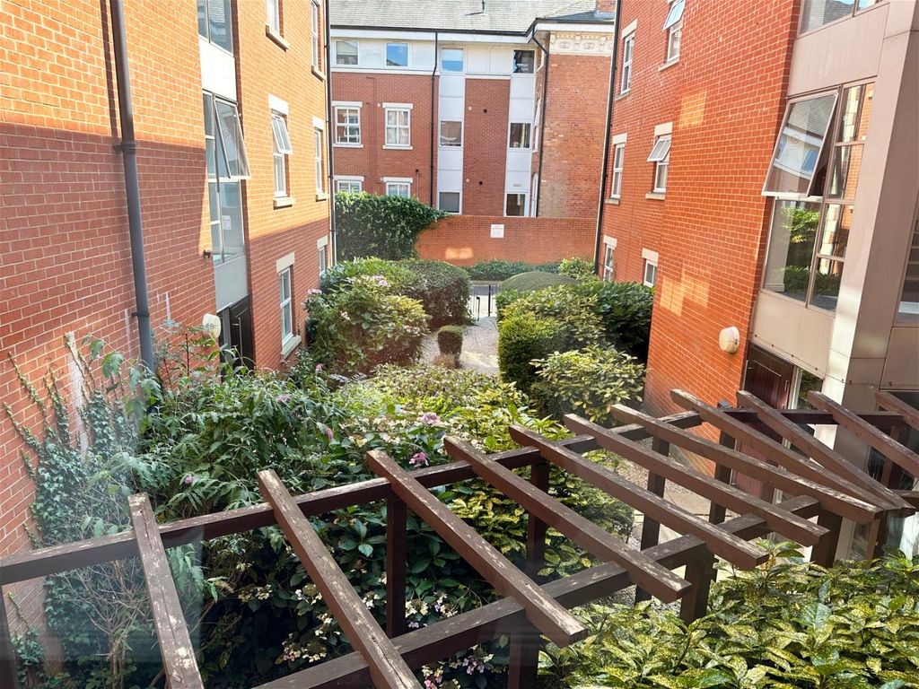 2 bed flat for sale in Westley Heights, Warwick Road, Solihull B92, £170,000