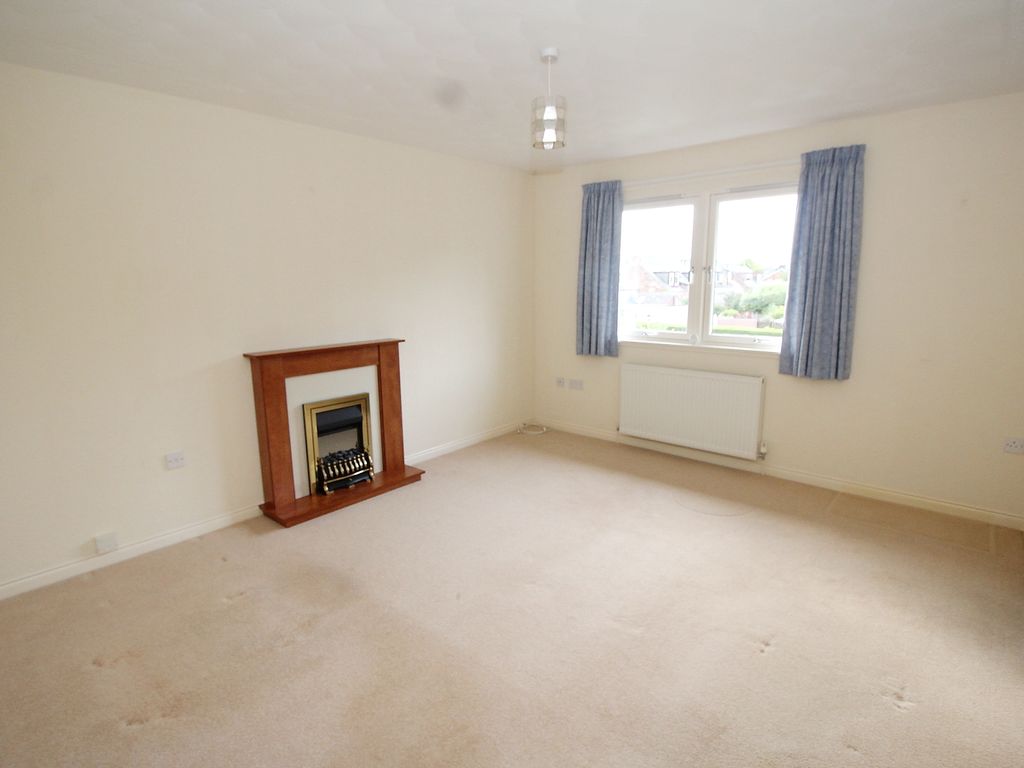 2 bed flat for sale in Cherry Tree Court, Hill Street, Alexandria G83, £78,000