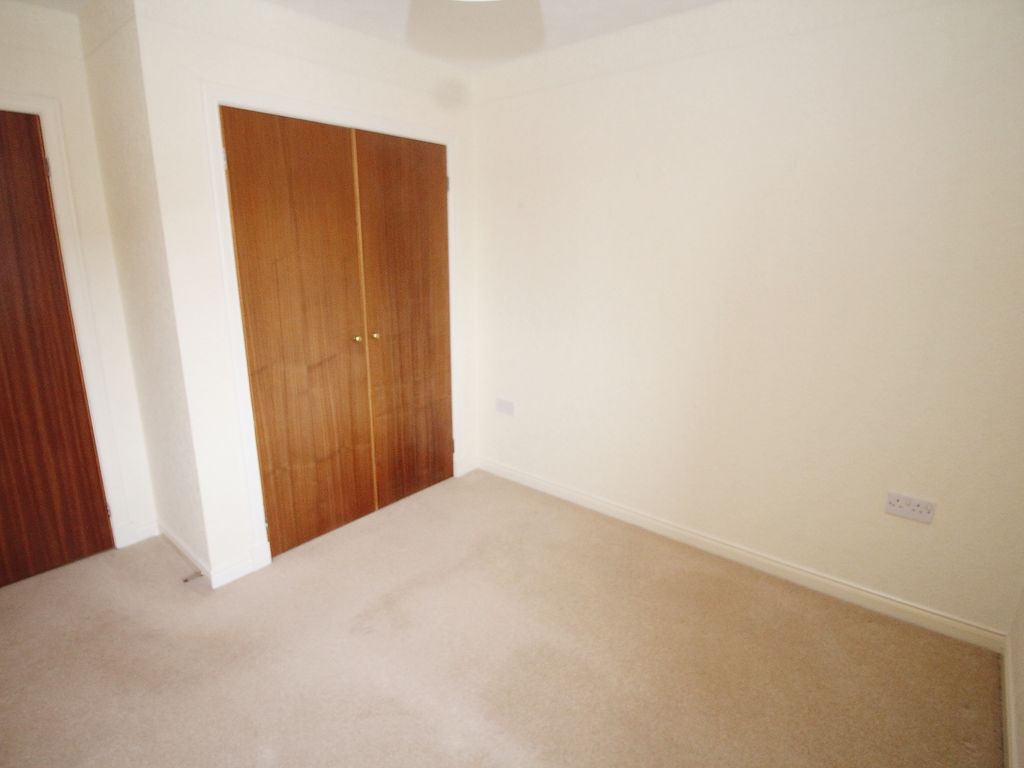 2 bed flat for sale in Cherry Tree Court, Hill Street, Alexandria G83, £78,000