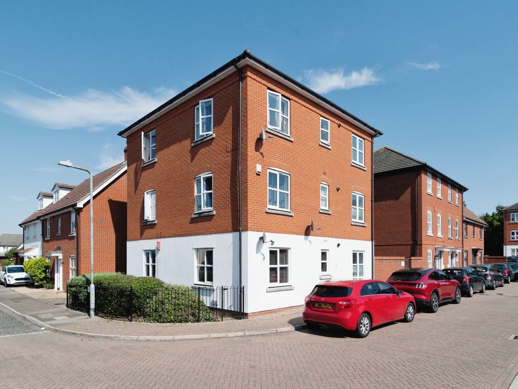 2 bed flat for sale in Mary Rose Close, Chafford Hundred, Grays, Essex RM16, £250,000
