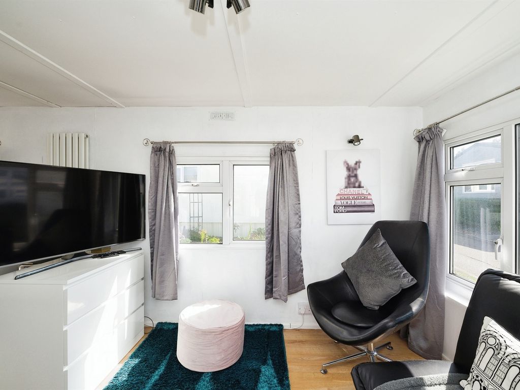 1 bed mobile/park home for sale in Lower Dunton Road, Dunton, Brentwood CM13, £125,000
