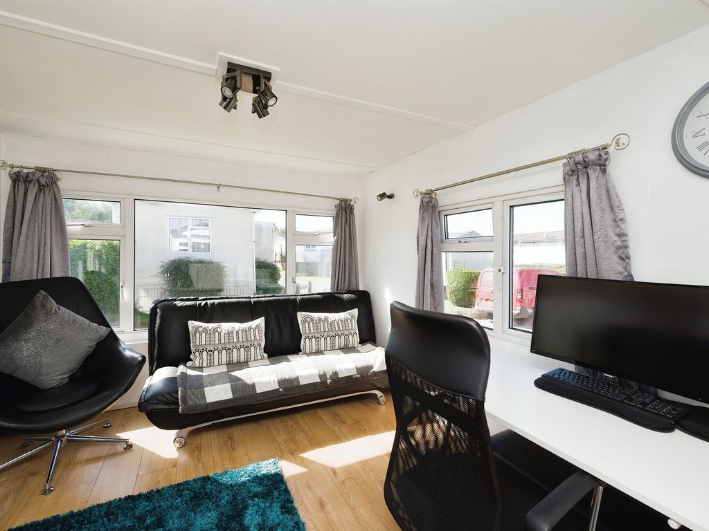 1 bed mobile/park home for sale in Lower Dunton Road, Dunton, Brentwood CM13, £125,000