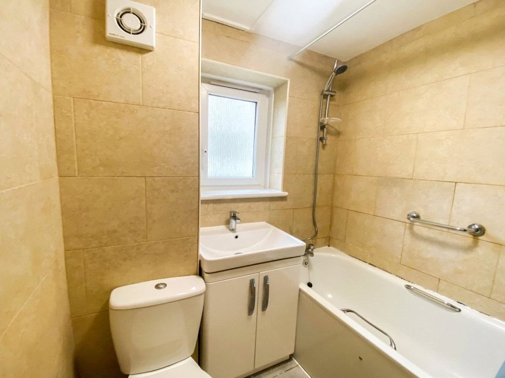 2 bed flat for sale in Turton Close, Brighton, East Sussex BN2, £260,000