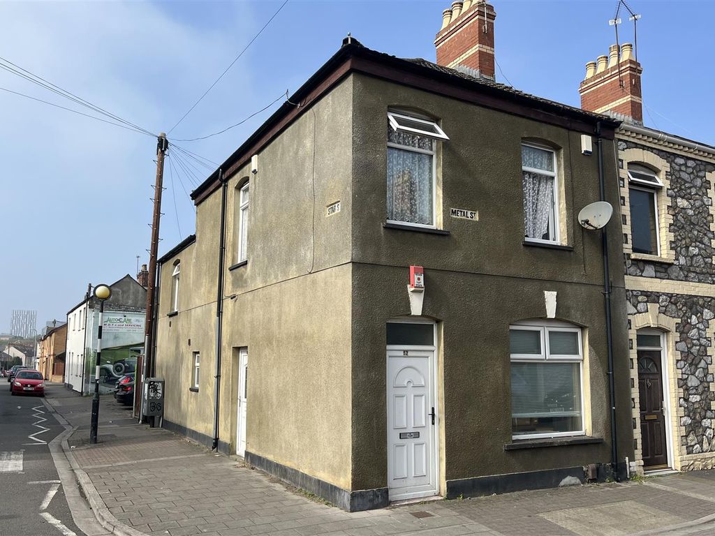 1 bed flat for sale in Metal Street, Roath, Cardiff CF24, £130,000