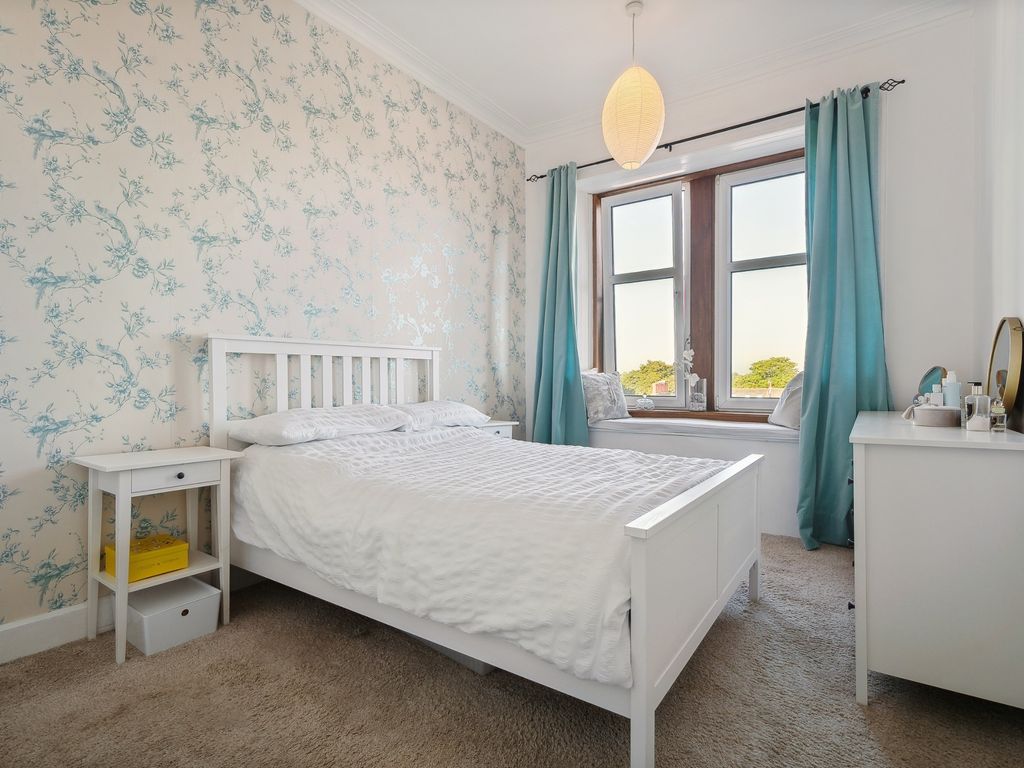 1 bed flat for sale in Clarkston Road, Muirend, Glasgow G44, £145,000