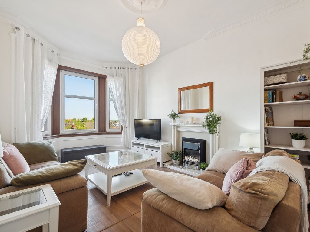 1 bed flat for sale in Clarkston Road, Muirend, Glasgow G44, £145,000