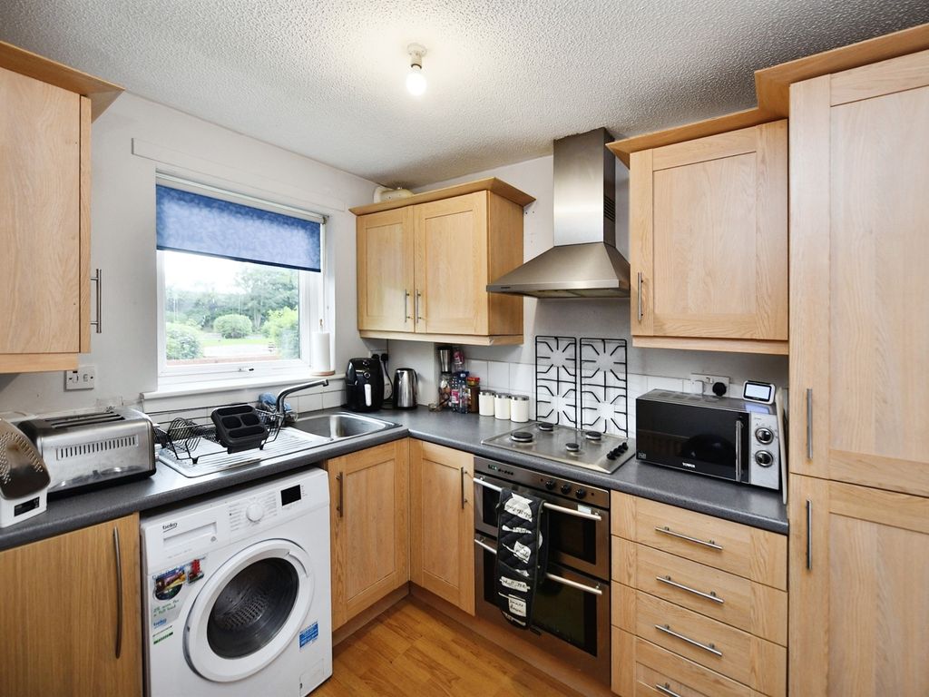 2 bed flat for sale in Budhill Avenue, Glasgow G32, £65,000