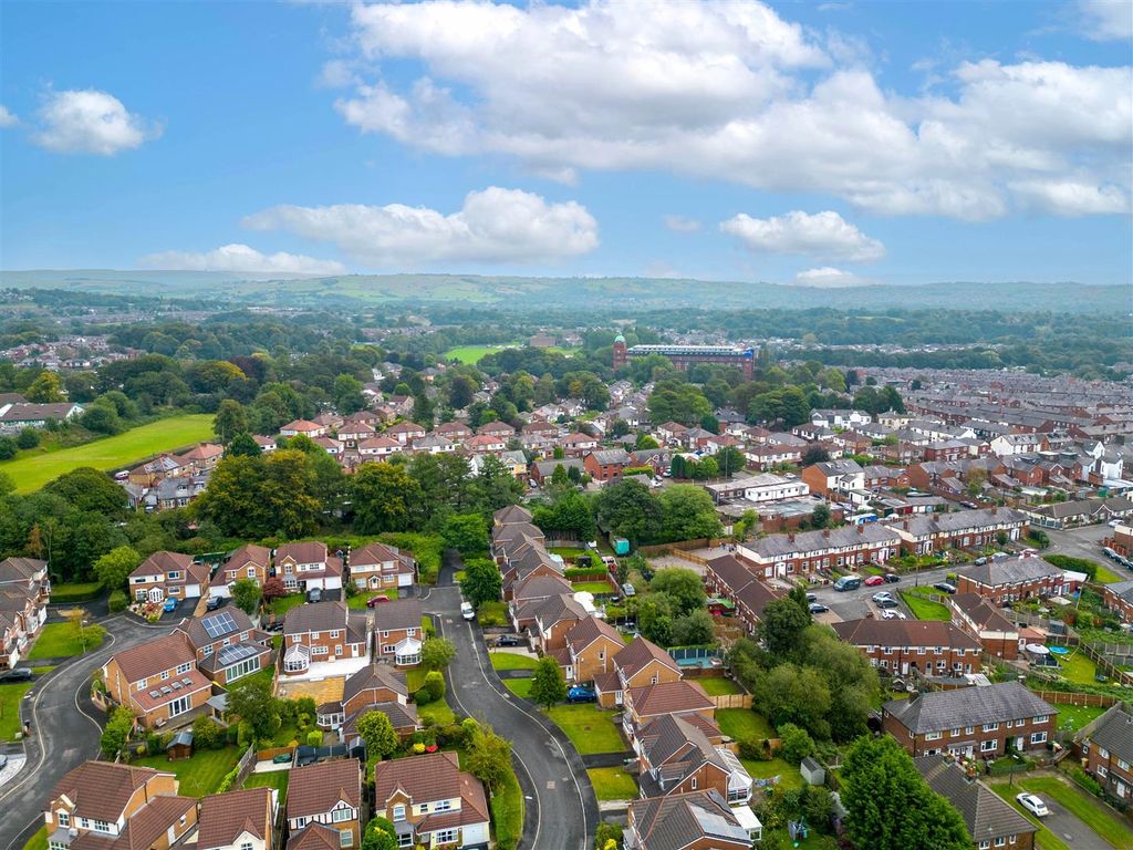 3 bed terraced house for sale in Hurstwood, Bolton BL1, £209,950