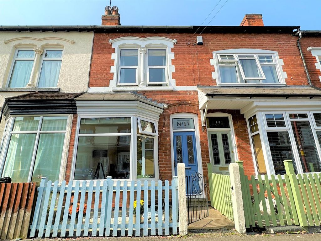 3 bed terraced house for sale in Park Avenue, Cotteridge, Birmingham B30, £325,000