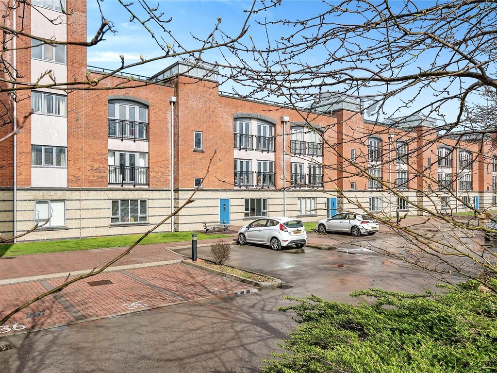 1 bed flat for sale in Cantilever Gardens, Station Road, Warrington, Cheshire WA4, £90,000