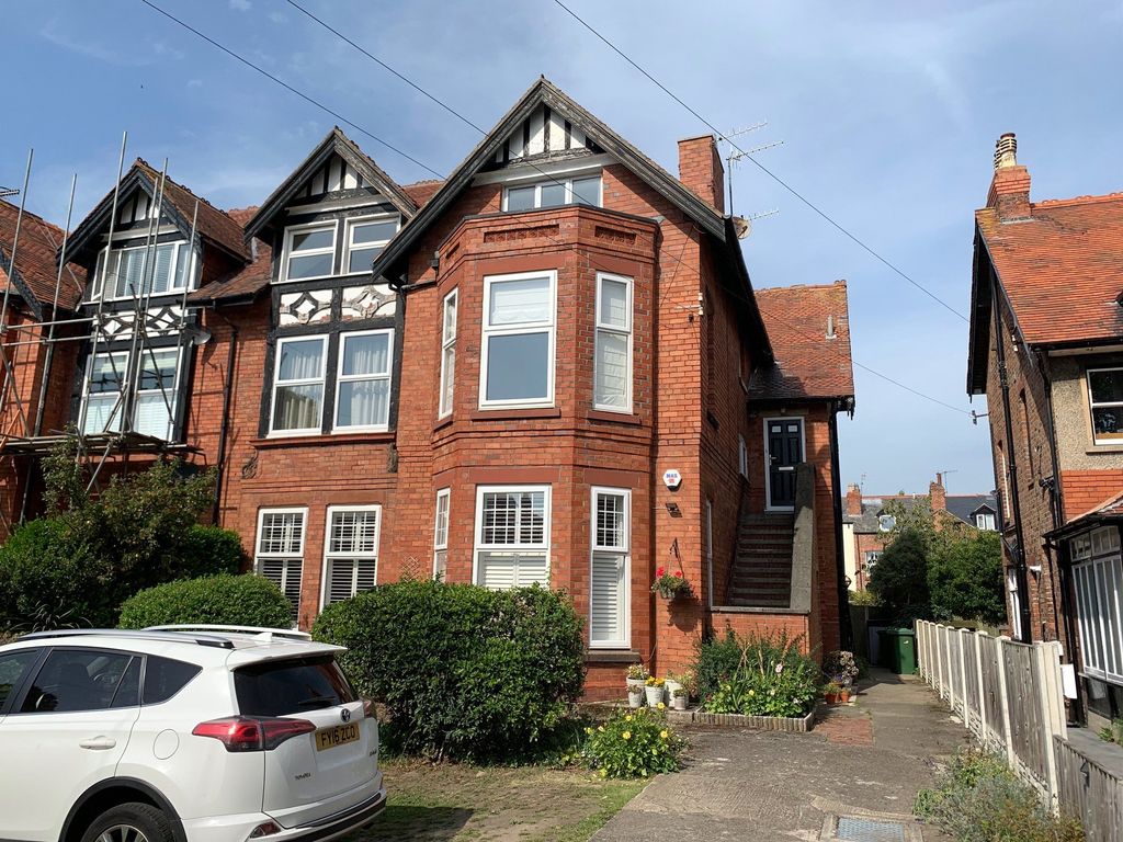2 bed flat for sale in Park Road, West Kirby, Wirral, Merseyside CH48, £165,000