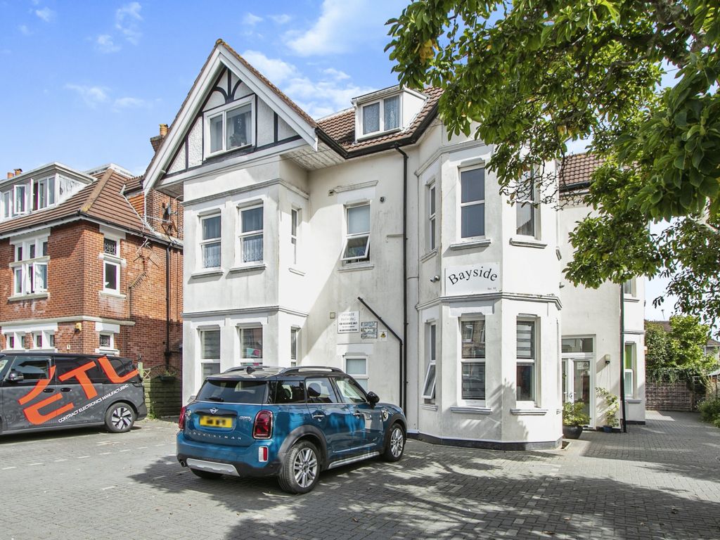 1 bed flat for sale in Crabton Close Road, Bournemouth, Dorset BH5, £170,000