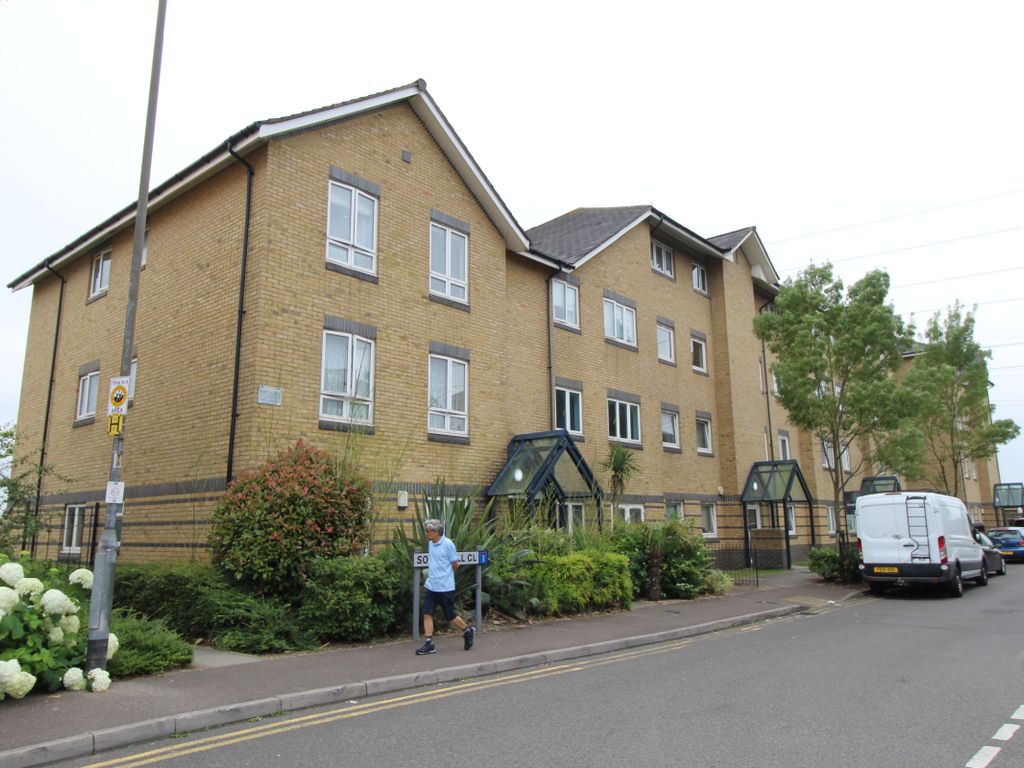 2 bed flat for sale in Southwell Close, Chafford Hundred, Grays RM16, £239,999