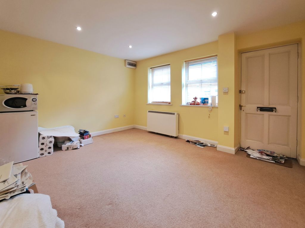 1 bed maisonette for sale in Albert Road, Luton LU1, £145,000