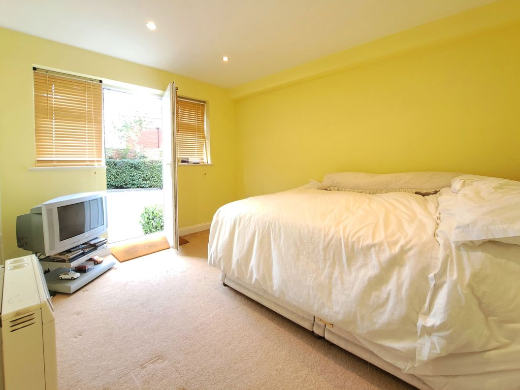 1 bed maisonette for sale in Albert Road, Luton LU1, £145,000