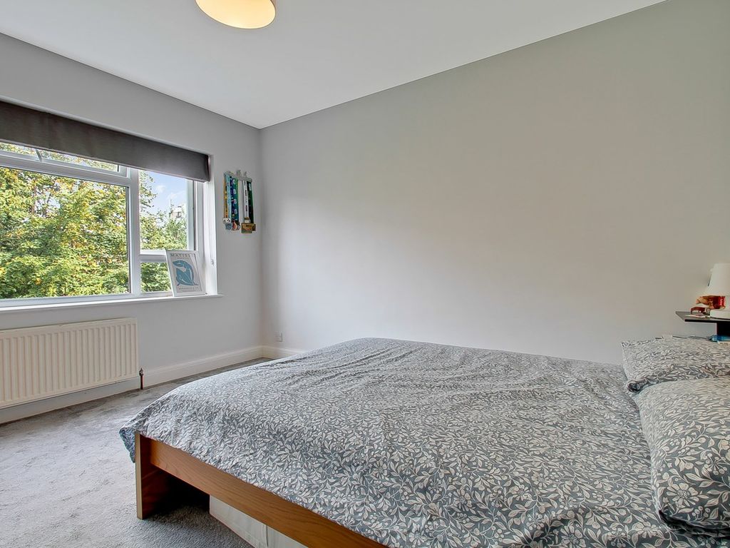 1 bed flat for sale in Dale Grove, London N12, £315,000