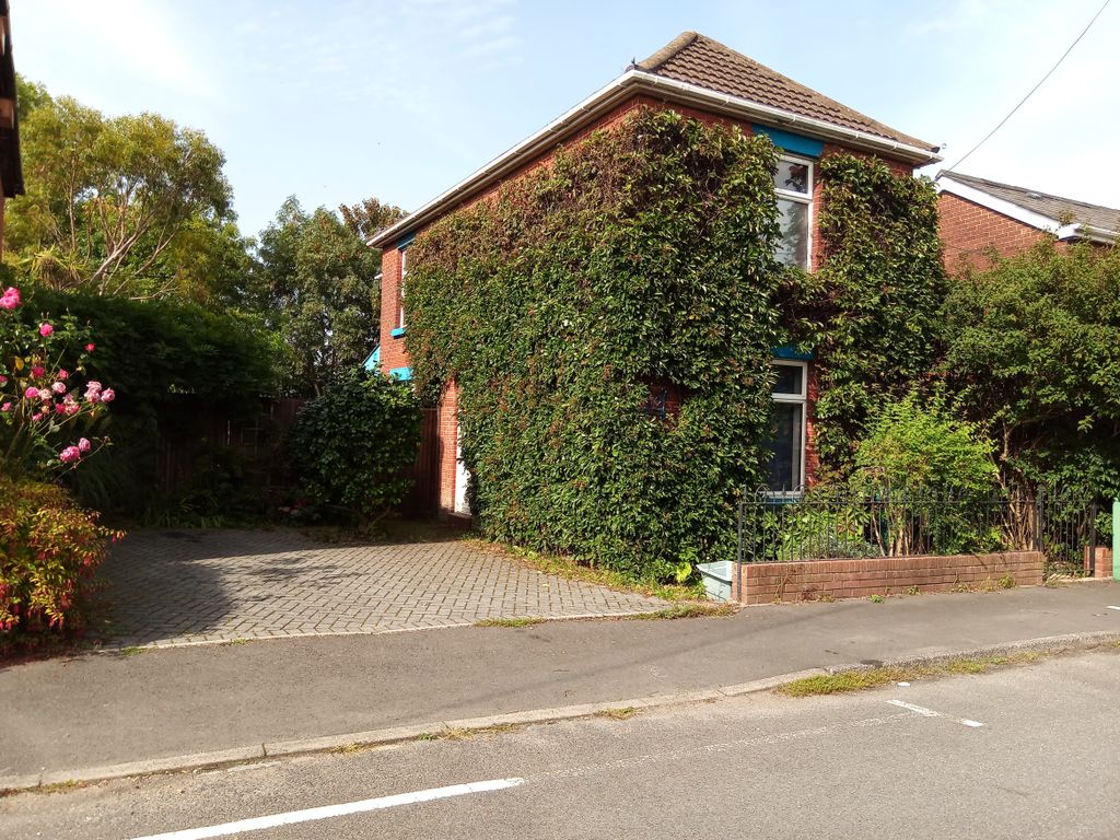 2 bed detached house for sale in Osborne Road, Totton, Southampton SO40, £310,000