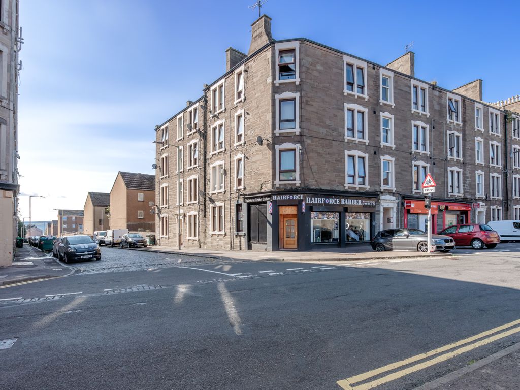 1 bed flat for sale in 26E Ogilvie Street, Dundee, Angus DD4, £55,000