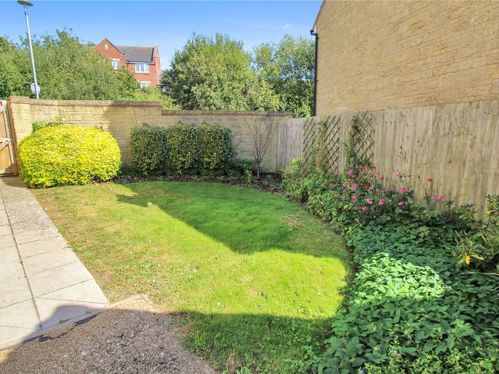 1 bed flat for sale in Thursday Street, Swindon, Wiltshire SN25, £135,000