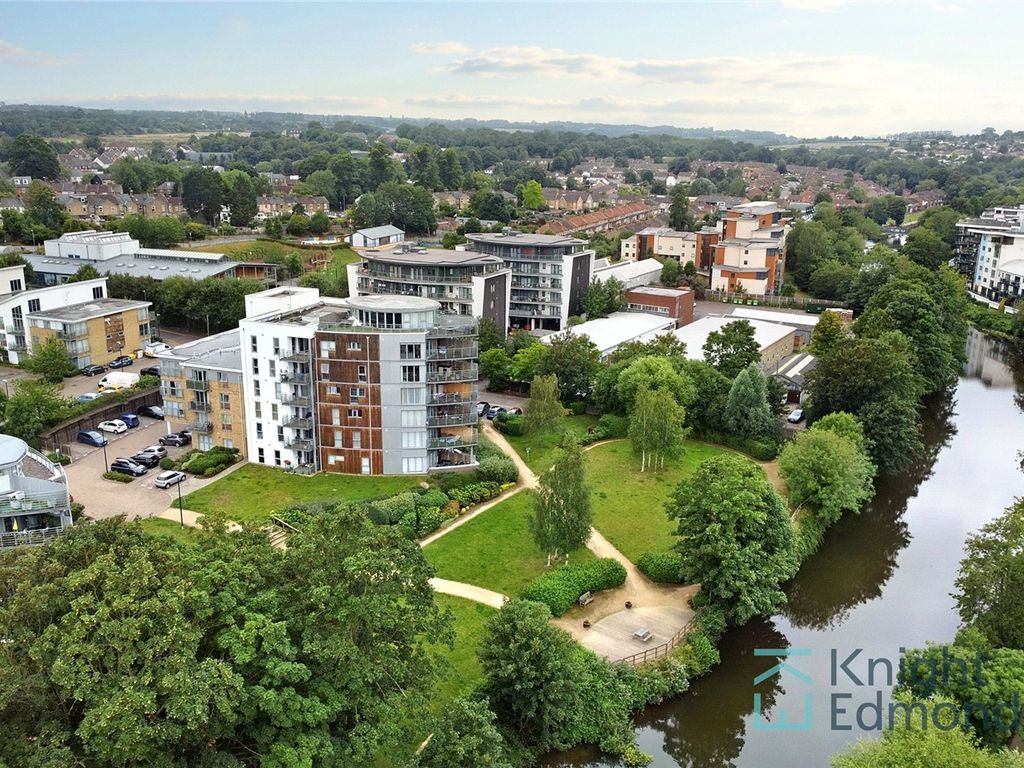 1 bed flat for sale in Stafford Gardens, Maidstone ME15, £160,000