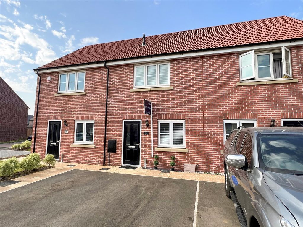 2 bed town house for sale in Arlington Road, Hatfield, Doncaster DN7, £150,000