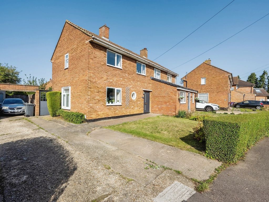 2 bed semi-detached house for sale in Burley, Letchworth Garden City SG6, £325,000