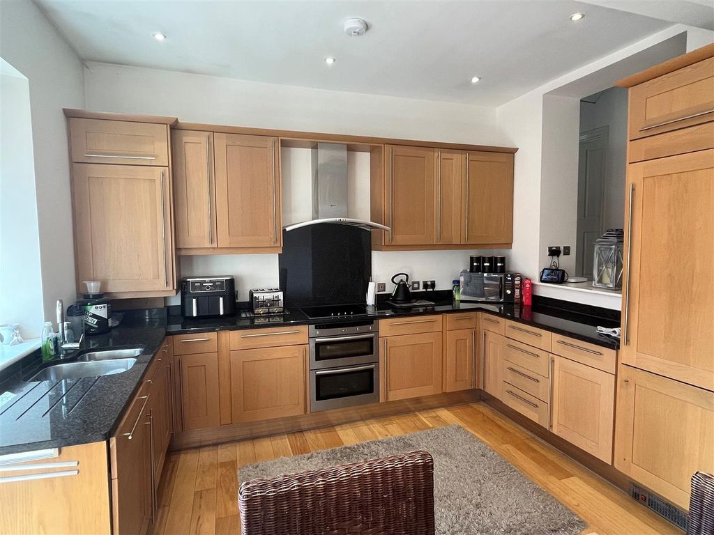 2 bed flat for sale in Cavendish Court, Warwick Square, Carlisle CA1, £225,000