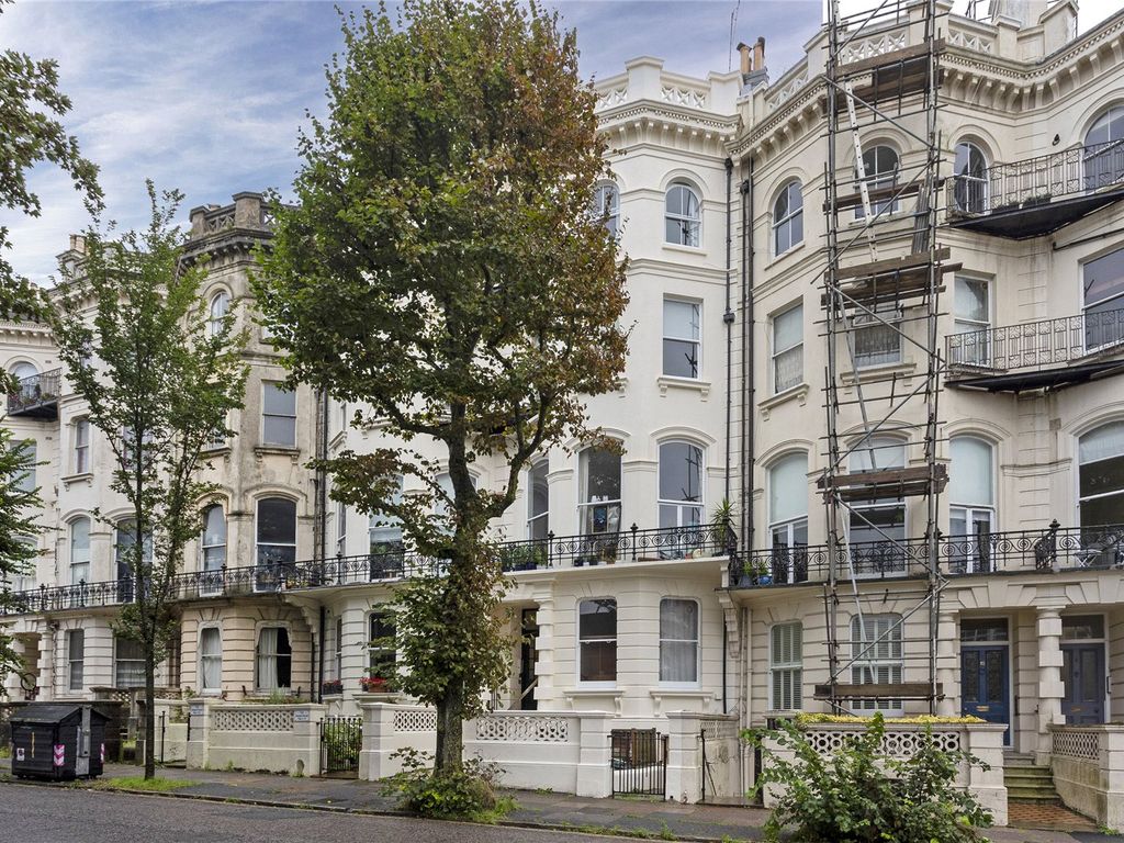 2 bed flat for sale in Denmark Terrace, Brighton, East Sussex BN1, £325,000