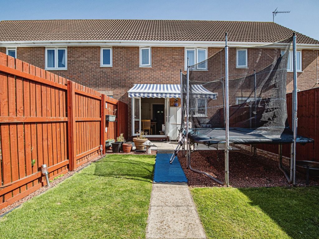 3 bed terraced house for sale in Woodheys Park, Kingswood, Hull HU7, £160,000